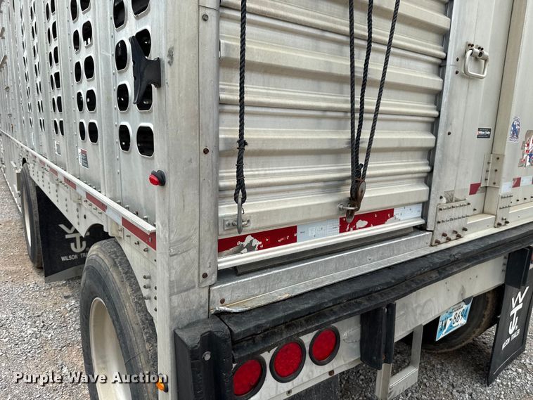 image for item ET6386 2017 Wilson PSDCL-402 livestock trailer