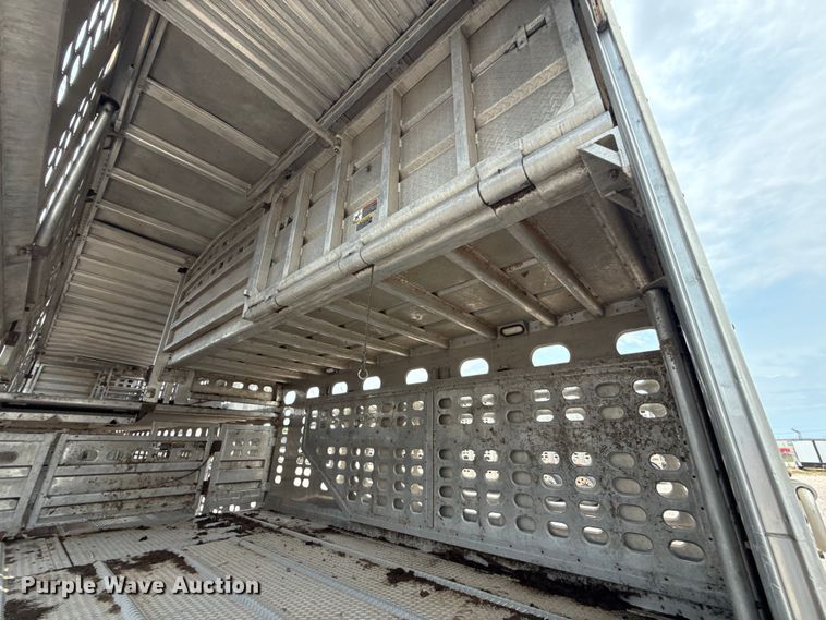 image for item ET6386 2017 Wilson PSDCL-402 livestock trailer
