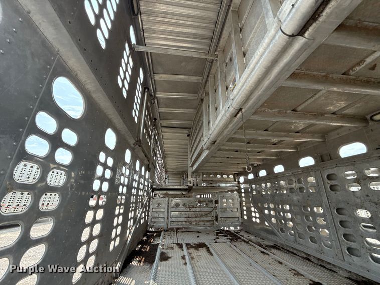 image for item ET6386 2017 Wilson PSDCL-402 livestock trailer
