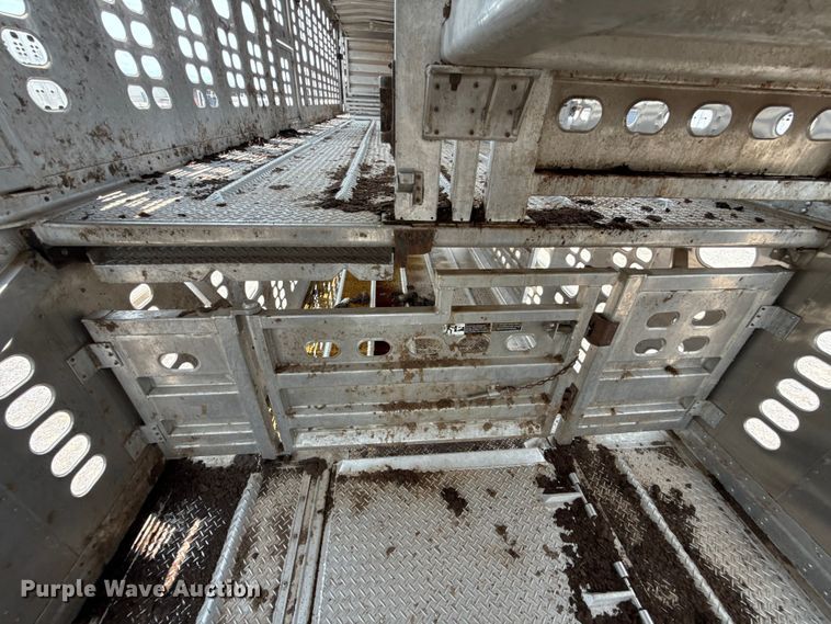 image for item ET6386 2017 Wilson PSDCL-402 livestock trailer