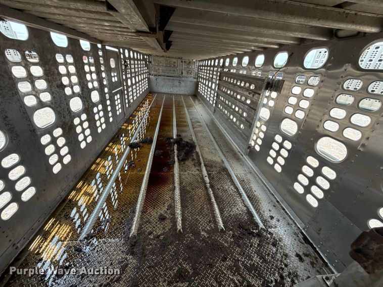image for item ET6386 2017 Wilson PSDCL-402 livestock trailer