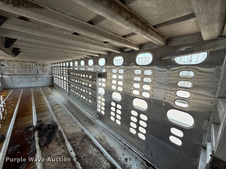 image for item ET6386 2017 Wilson PSDCL-402 livestock trailer
