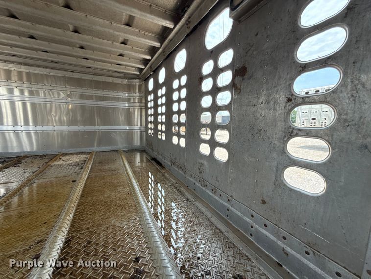 image for item ET6386 2017 Wilson PSDCL-402 livestock trailer