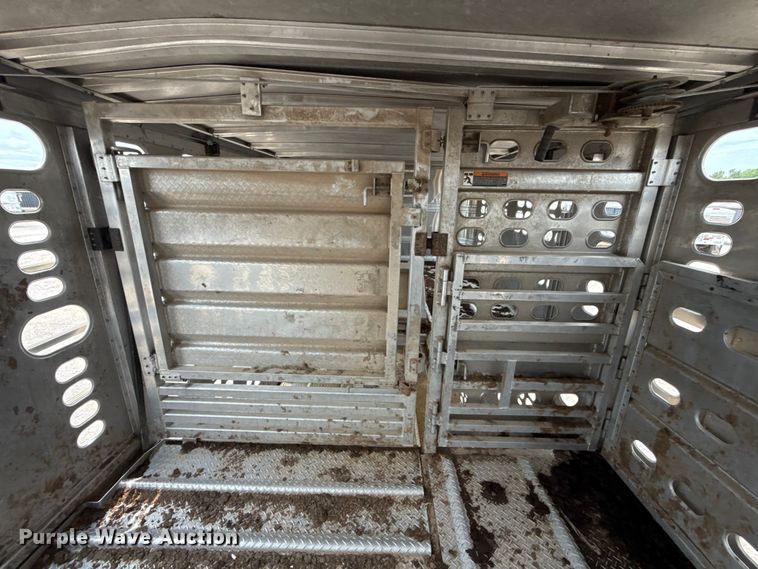 image for item ET6386 2017 Wilson PSDCL-402 livestock trailer
