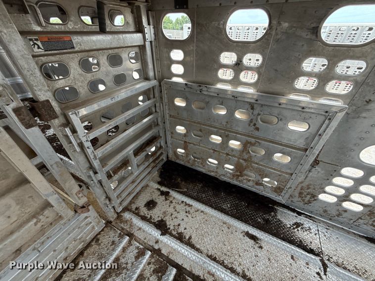 image for item ET6386 2017 Wilson PSDCL-402 livestock trailer