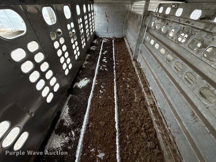 image for item ET6386 2017 Wilson PSDCL-402 livestock trailer