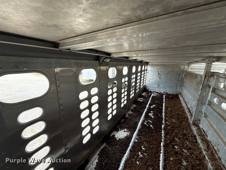 image for item ET6386 2017 Wilson PSDCL-402 livestock trailer