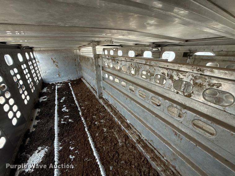image for item ET6386 2017 Wilson PSDCL-402 livestock trailer