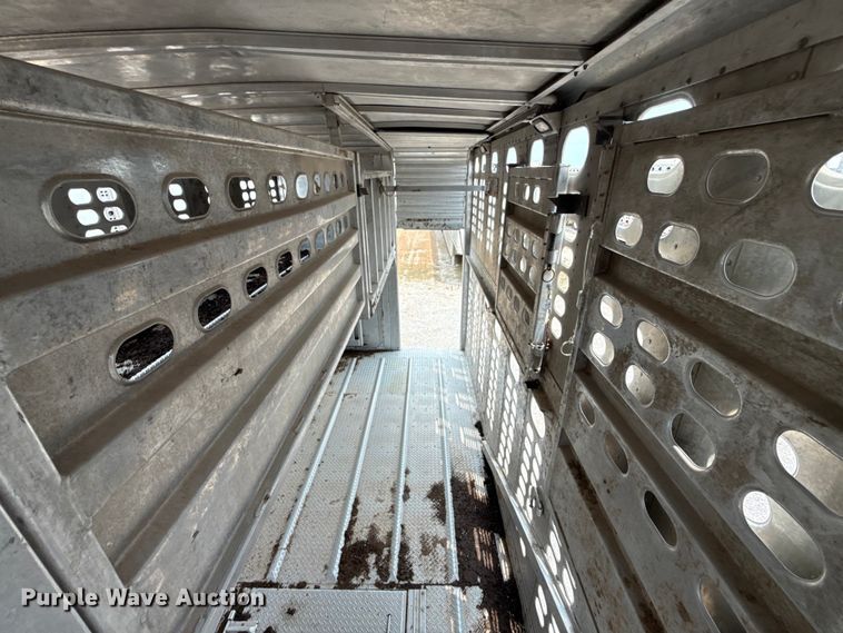 image for item ET6386 2017 Wilson PSDCL-402 livestock trailer