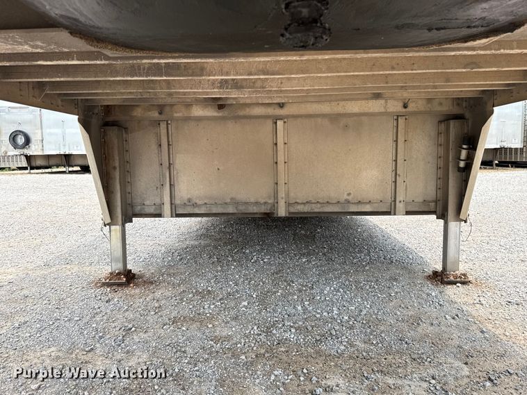 image for item ET6386 2017 Wilson PSDCL-402 livestock trailer