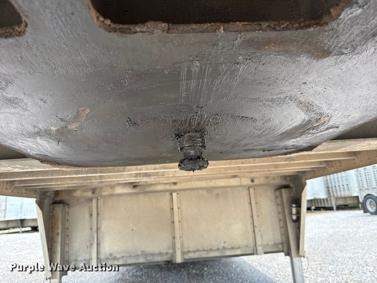 image for item ET6386 2017 Wilson PSDCL-402 livestock trailer