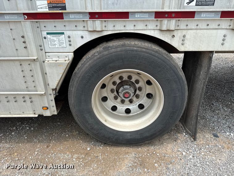 image for item ET6386 2017 Wilson PSDCL-402 livestock trailer