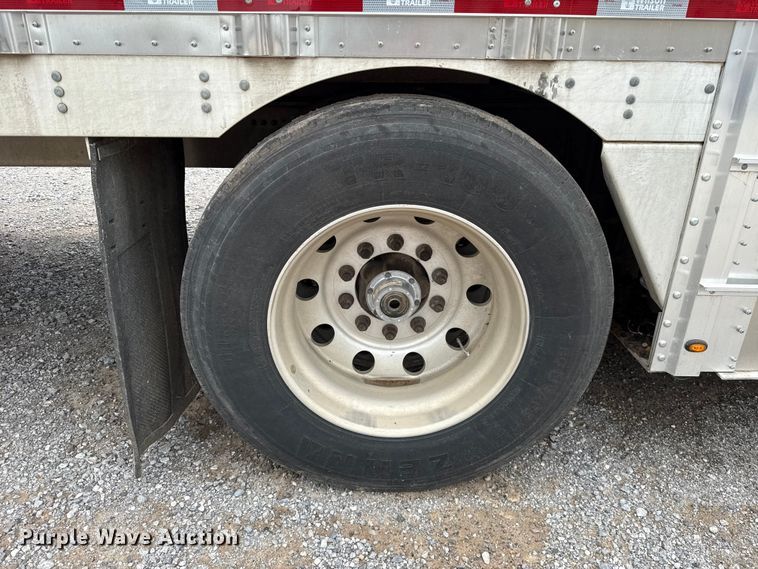 image for item ET6386 2017 Wilson PSDCL-402 livestock trailer