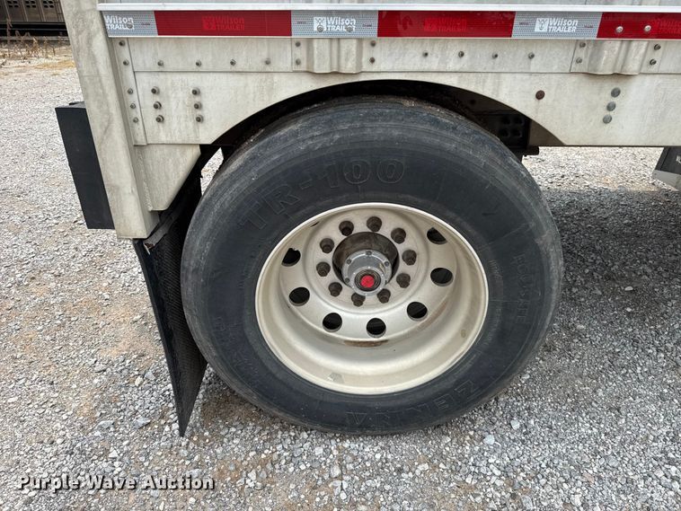 image for item ET6386 2017 Wilson PSDCL-402 livestock trailer