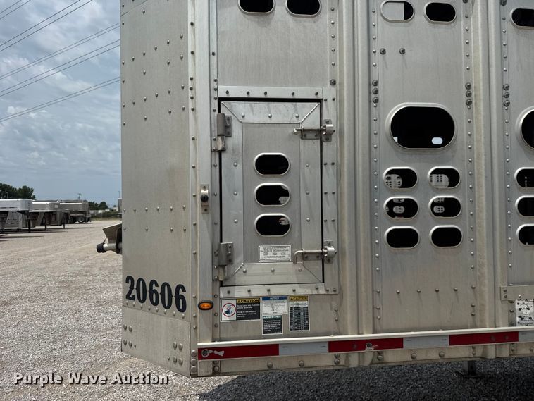 image for item ET6388 2020 Wilson PSDCL-402 livestock trailer