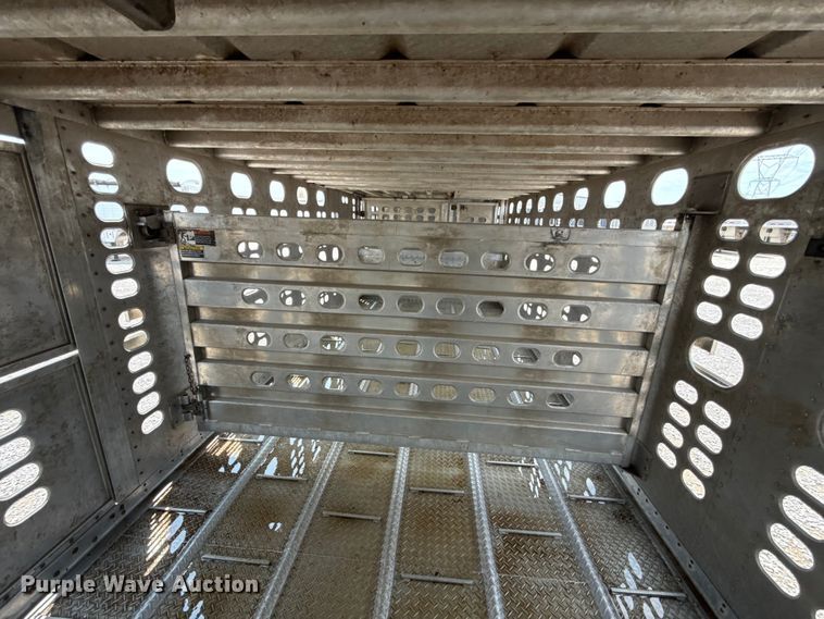 image for item ET6388 2020 Wilson PSDCL-402 livestock trailer
