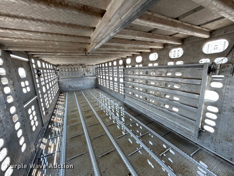 image for item ET6388 2020 Wilson PSDCL-402 livestock trailer