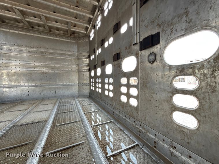 image for item ET6388 2020 Wilson PSDCL-402 livestock trailer