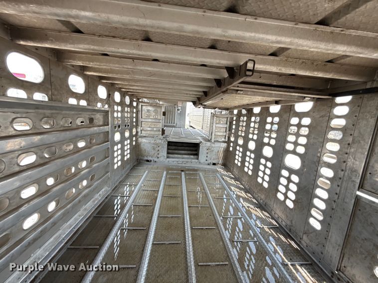 image for item ET6388 2020 Wilson PSDCL-402 livestock trailer