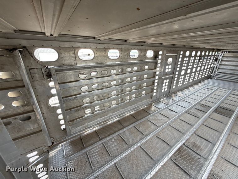 image for item ET6388 2020 Wilson PSDCL-402 livestock trailer