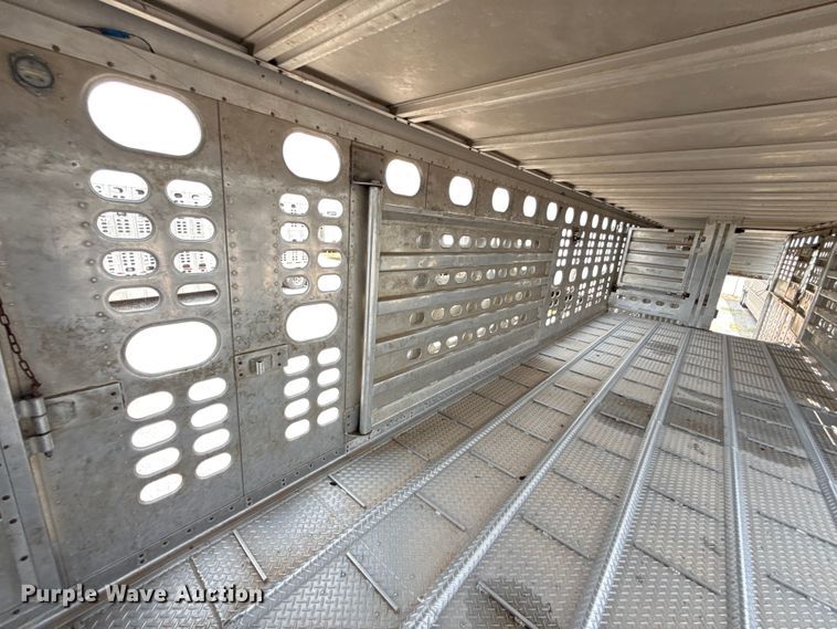 image for item ET6388 2020 Wilson PSDCL-402 livestock trailer