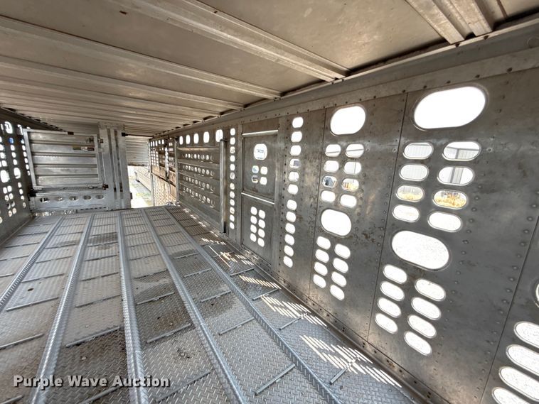image for item ET6388 2020 Wilson PSDCL-402 livestock trailer