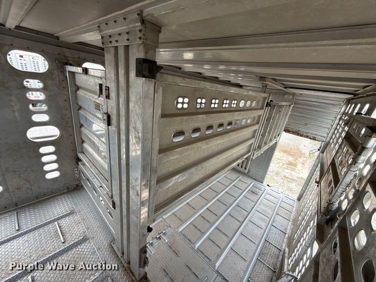 image for item ET6388 2020 Wilson PSDCL-402 livestock trailer