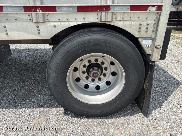 image for item ET6388 2020 Wilson PSDCL-402 livestock trailer