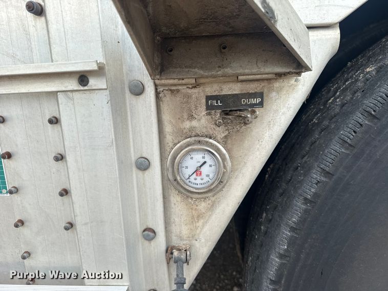 image for item ET6389 2020 Wilson PSDCL-402 livestock trailer