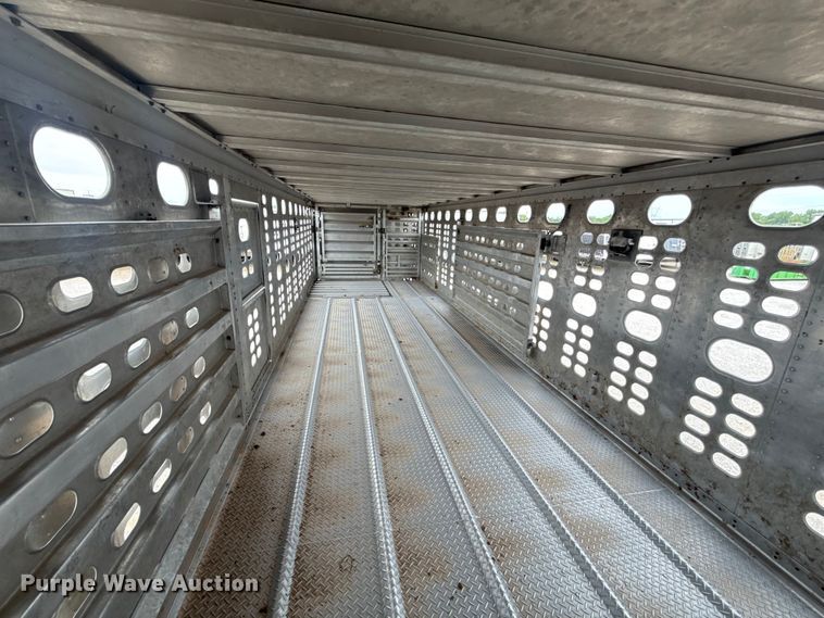 image for item ET6389 2020 Wilson PSDCL-402 livestock trailer