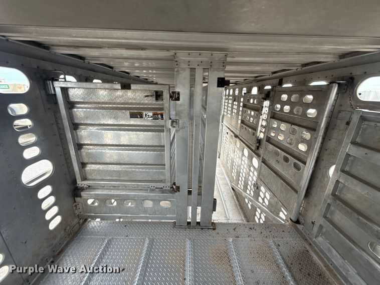 image for item ET6389 2020 Wilson PSDCL-402 livestock trailer