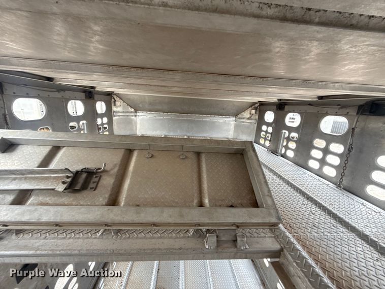 image for item ET6389 2020 Wilson PSDCL-402 livestock trailer