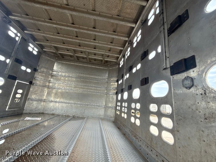 image for item ET6389 2020 Wilson PSDCL-402 livestock trailer