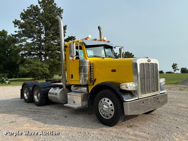 image for item ET6391 2008 Peterbilt 388 semi truck