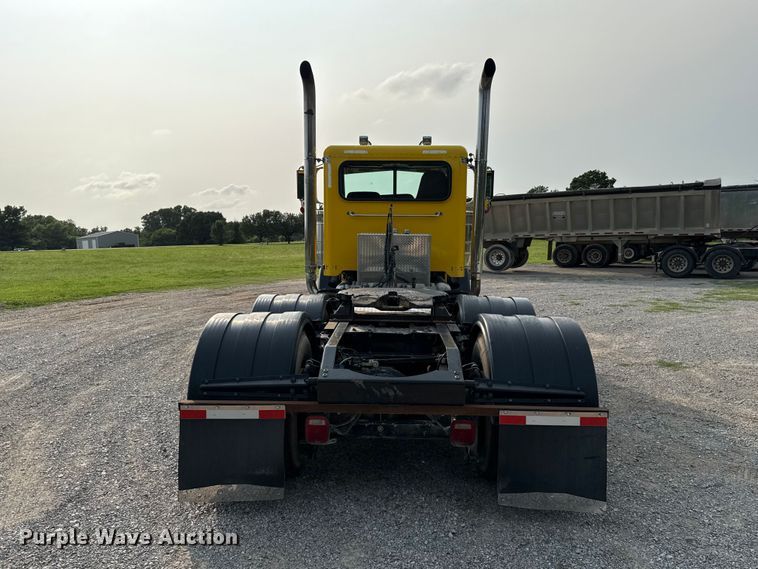 image for item ET6391 2008 Peterbilt 388 semi truck