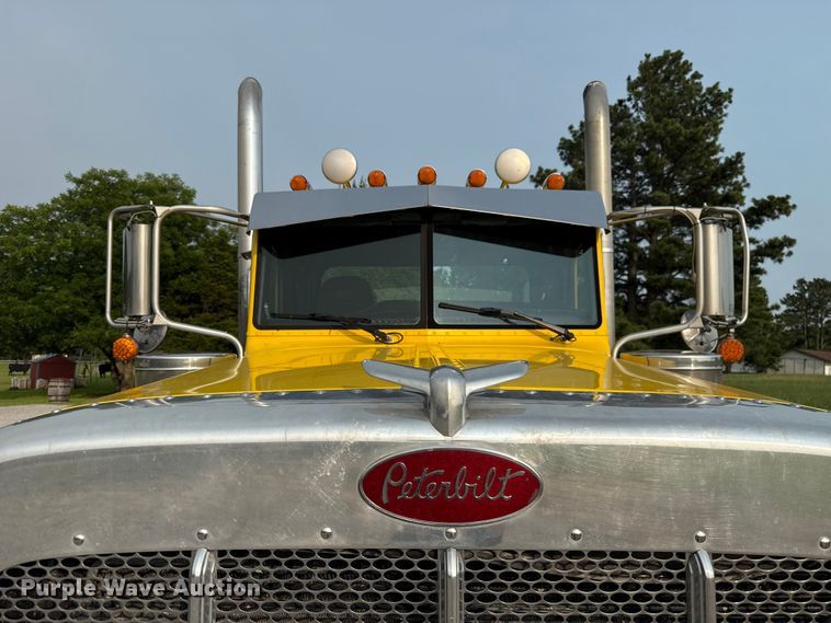 image for item ET6391 2008 Peterbilt 388 semi truck