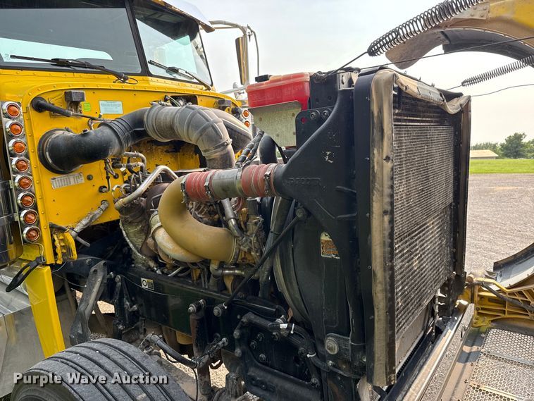 image for item ET6391 2008 Peterbilt 388 semi truck