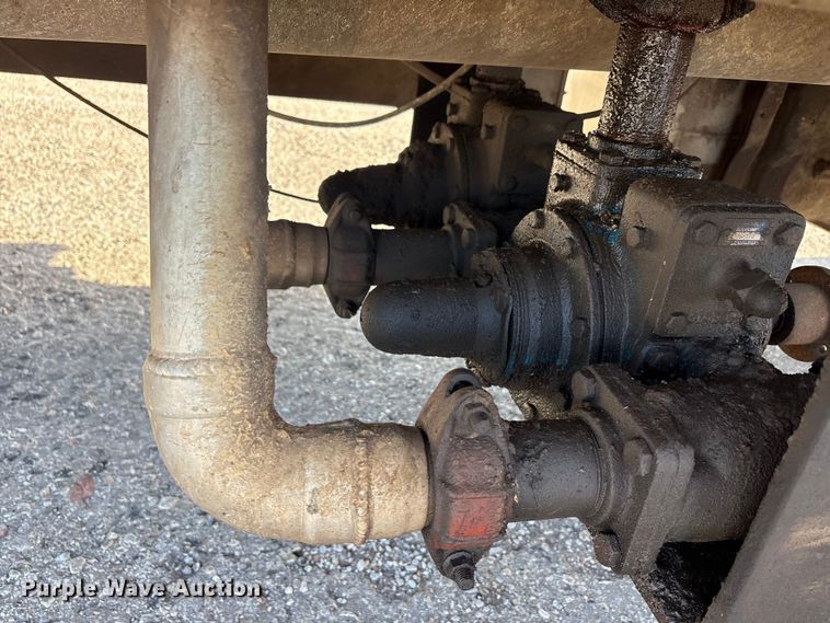 image for item EU5774 2007 Freightliner Business Class M2 fuel truck