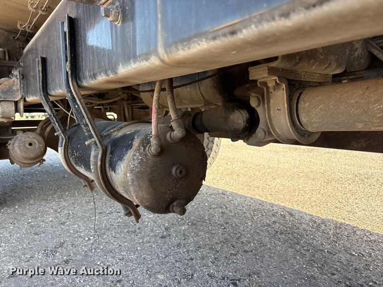 image for item EU5774 2007 Freightliner Business Class M2 fuel truck