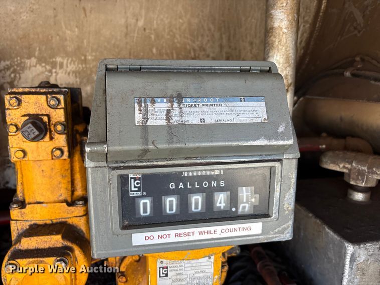 image for item EU5774 2007 Freightliner Business Class M2 fuel truck