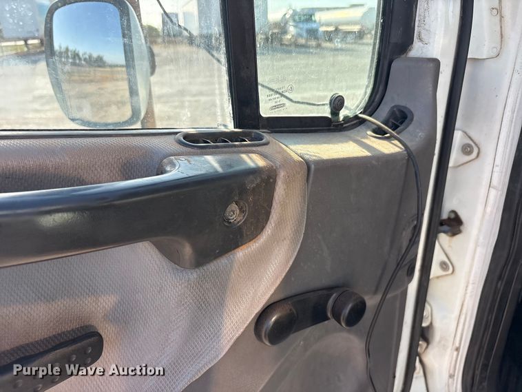 image for item EU5774 2007 Freightliner Business Class M2 fuel truck