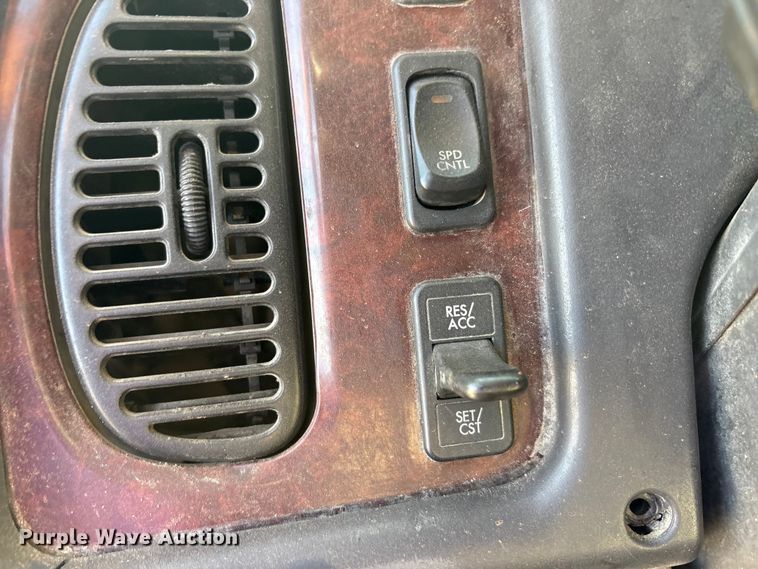 image for item EU5774 2007 Freightliner Business Class M2 fuel truck