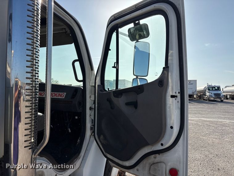 image for item EU5774 2007 Freightliner Business Class M2 fuel truck