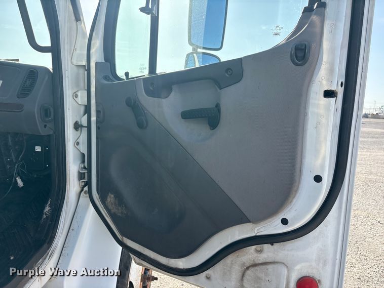 image for item EU5774 2007 Freightliner Business Class M2 fuel truck