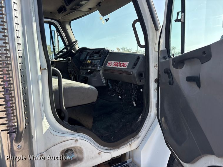 image for item EU5774 2007 Freightliner Business Class M2 fuel truck