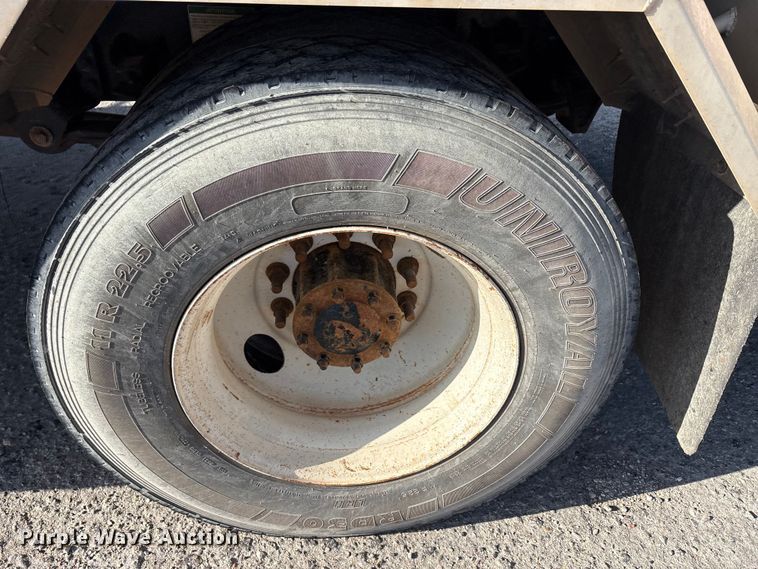 image for item EU5774 2007 Freightliner Business Class M2 fuel truck