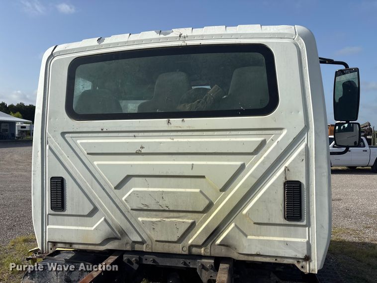 image for item EU5776 2005 International 4300 truck cab and chassis
