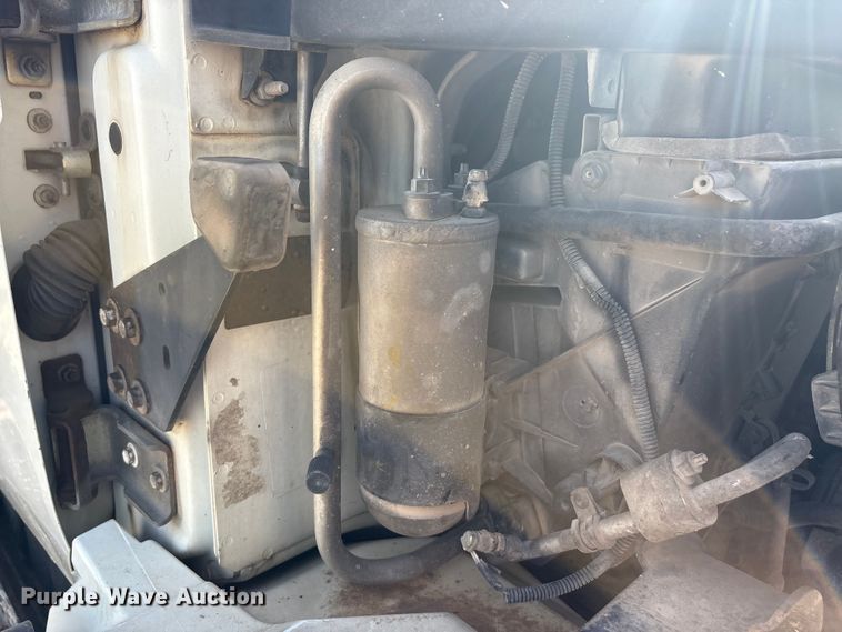 image for item EU5776 2005 International 4300 truck cab and chassis