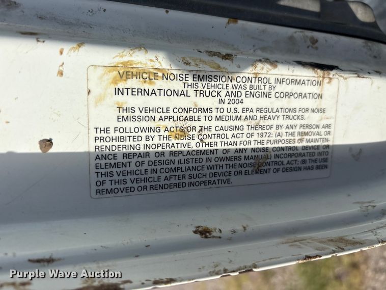image for item EU5776 2005 International 4300 truck cab and chassis