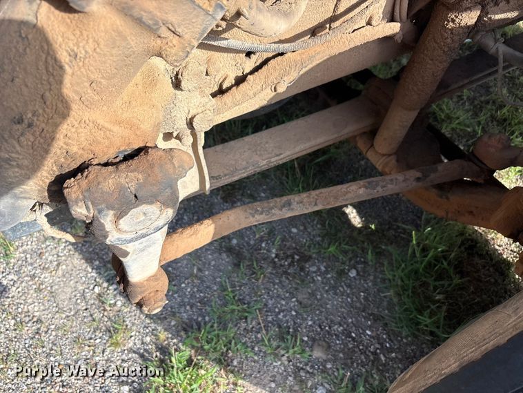 image for item EU5776 2005 International 4300 truck cab and chassis